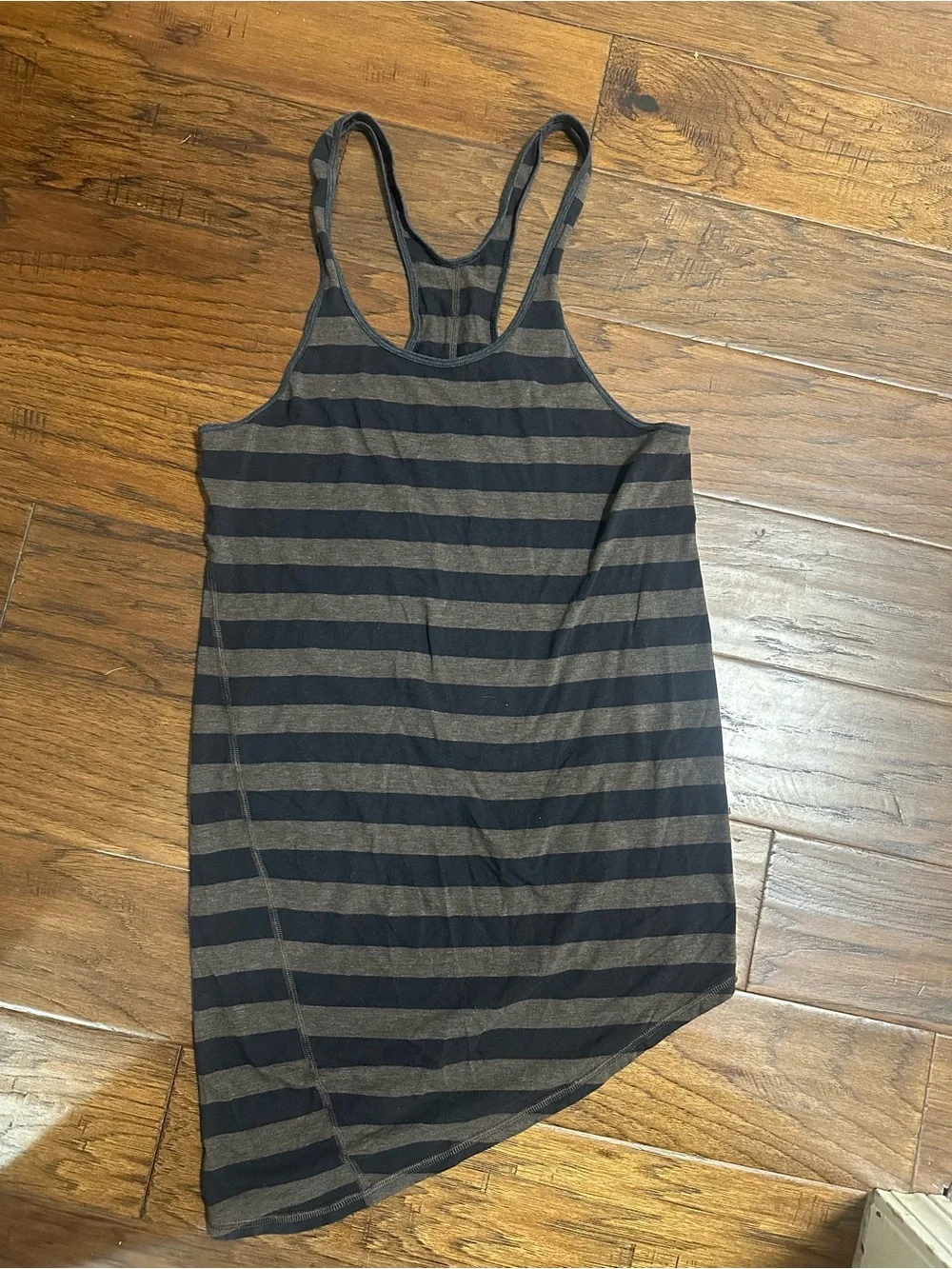 Lululemon Torque Tank - Picture 5 of 7